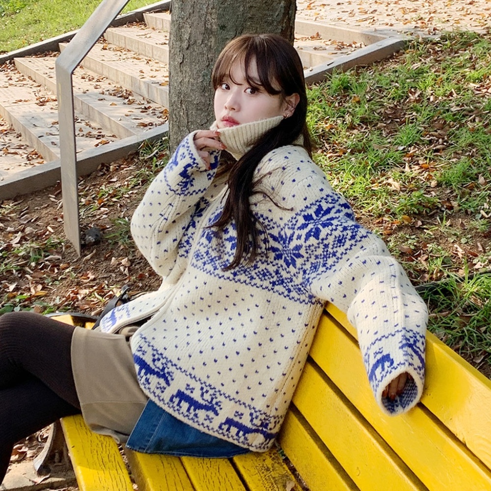 Nordic Snow Flower Knit Zip-Up